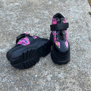 Platform butterfly dollskill boots
